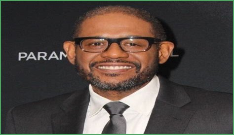 Julian Whitaker Net Worth